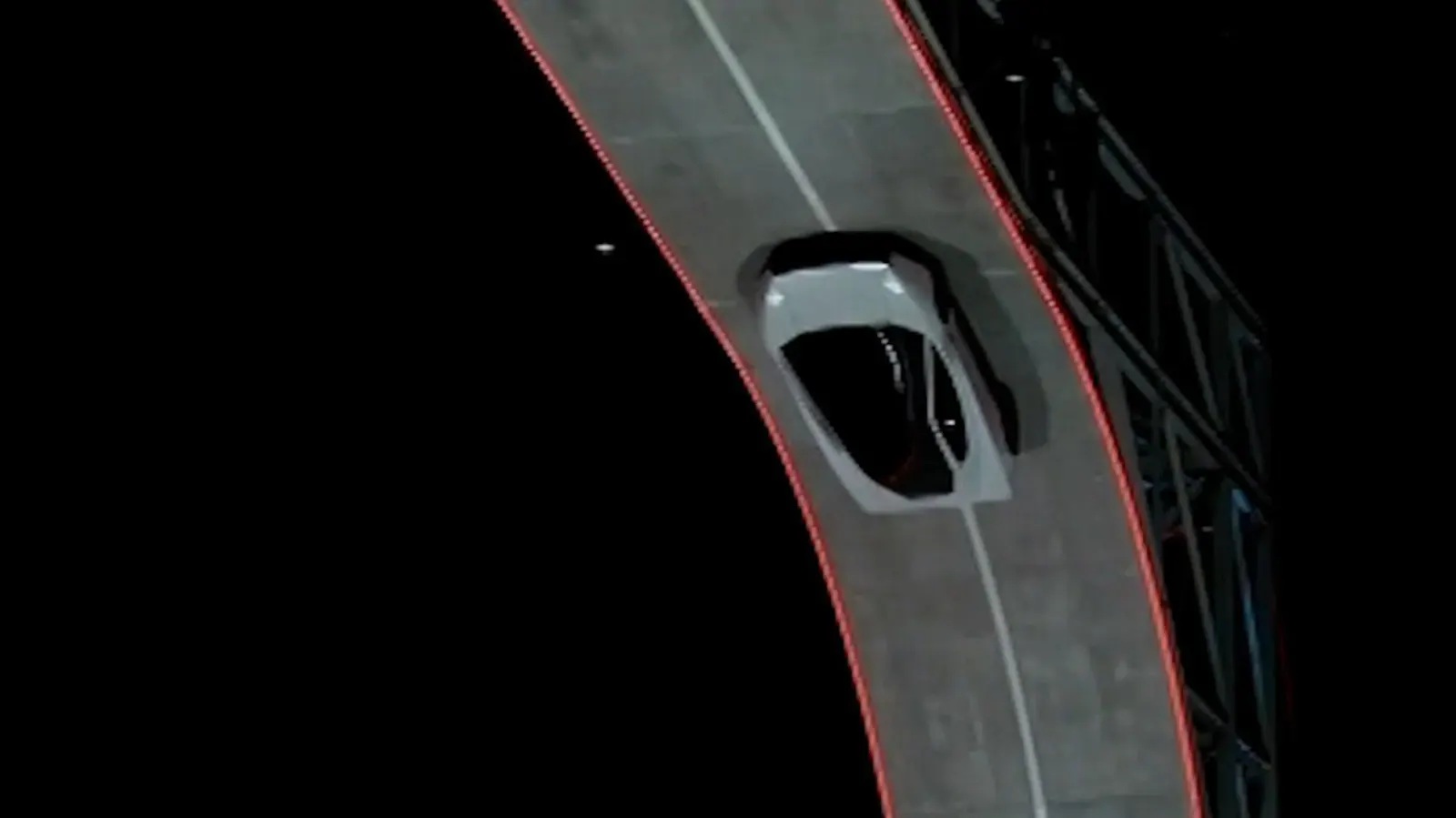 Roadster 在演示中用冷气推进器完成空中姿态修正